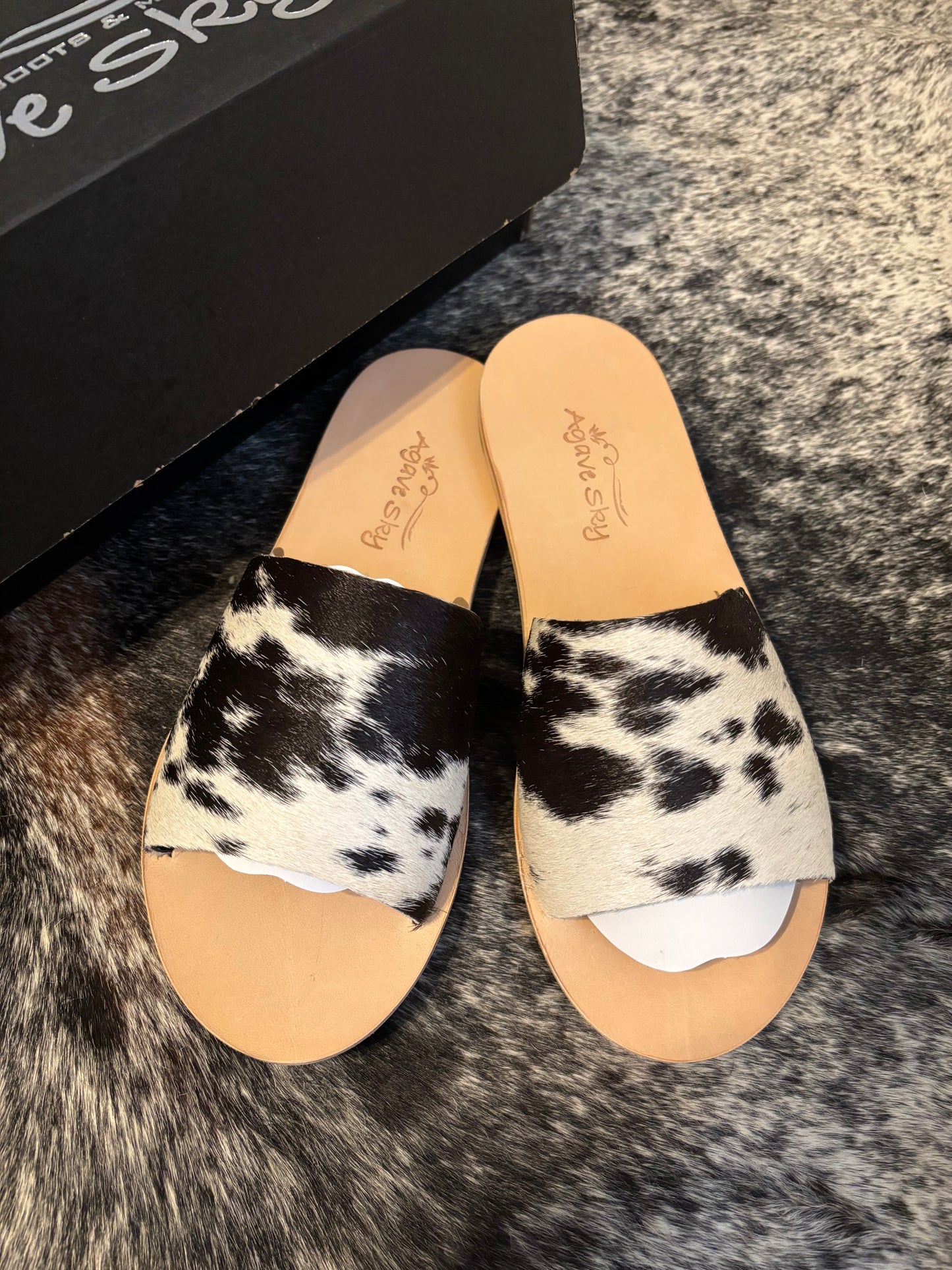 Nadia Cowhide Slides - Size 7 (B)