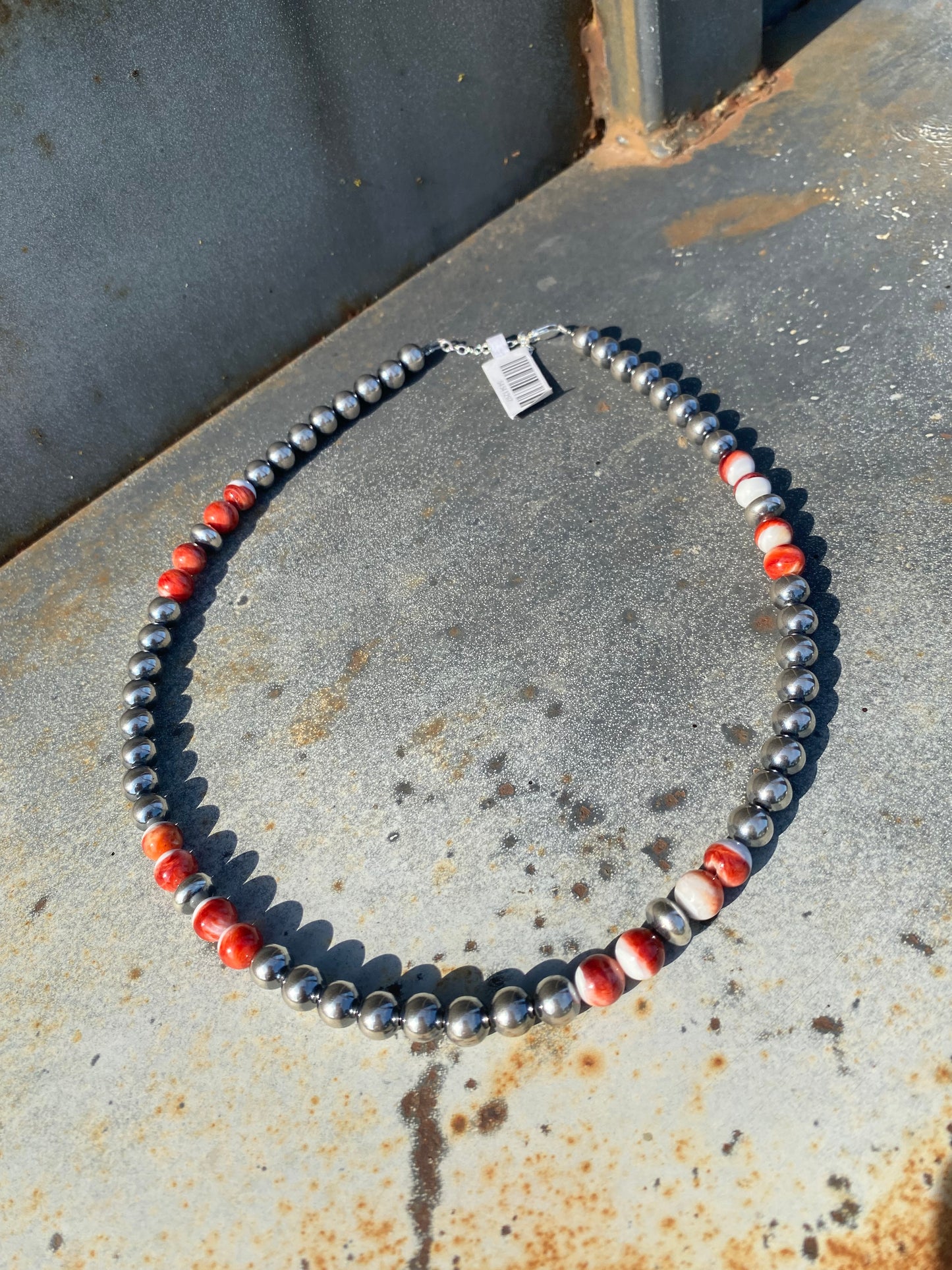 19" 8mm Pearls w/ Red Spiny