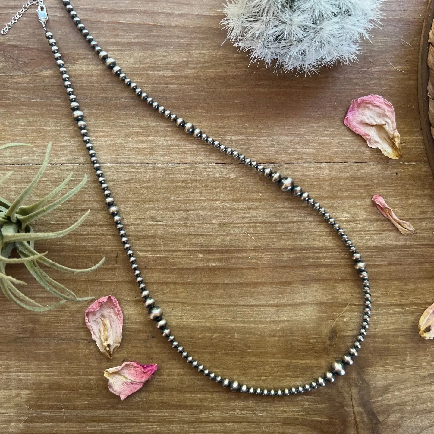 Graduated Pearl Necklace 22"