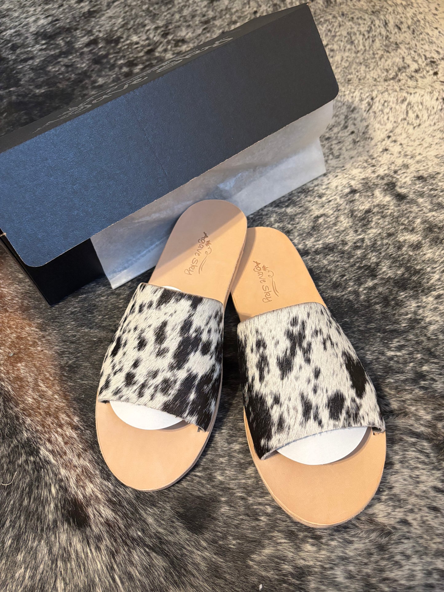 Nadia Cowhide Slides - Size 10