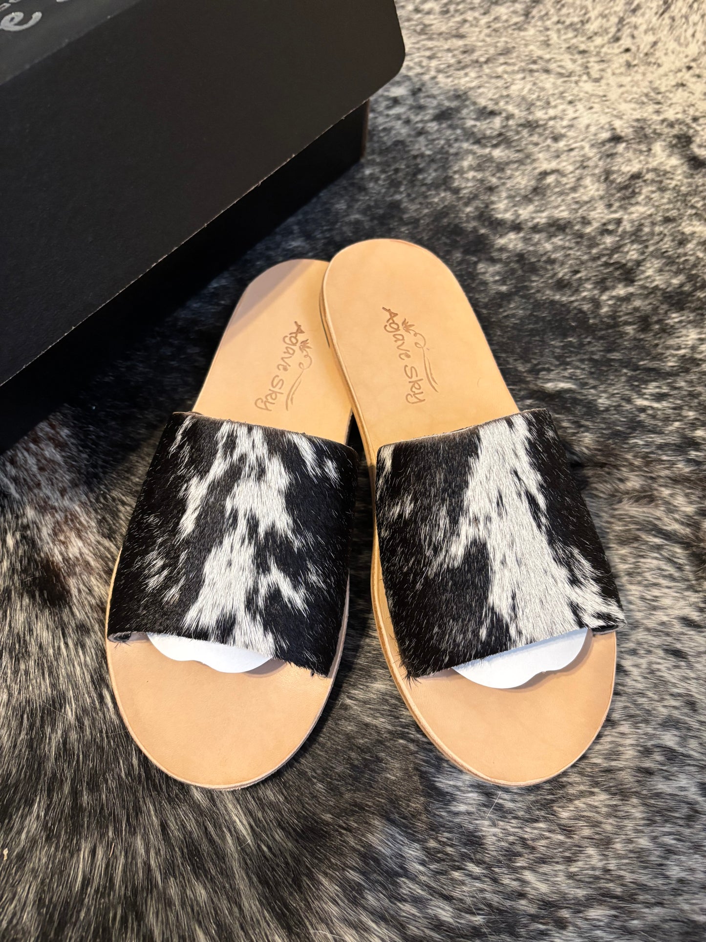 Nadia Cowhide Slides - Size 6