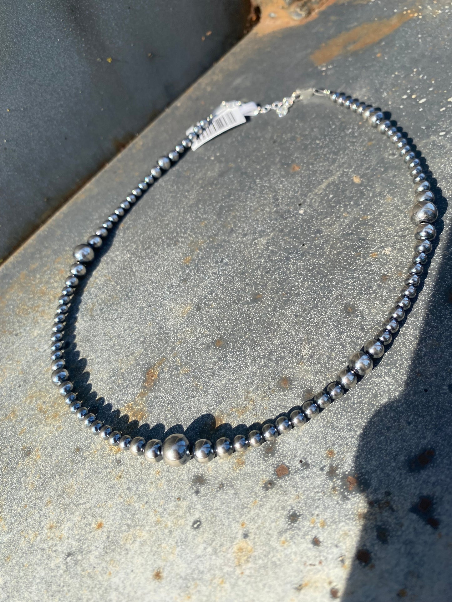 Graduated Pearls Choker